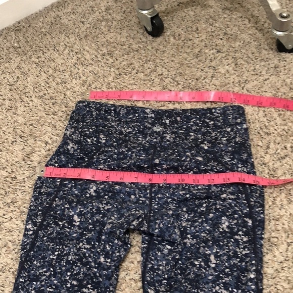 Athleta Stash Pocket Cropped Leggings Size Small Navy Blue Sandstone Print - Picture 6 of 10
